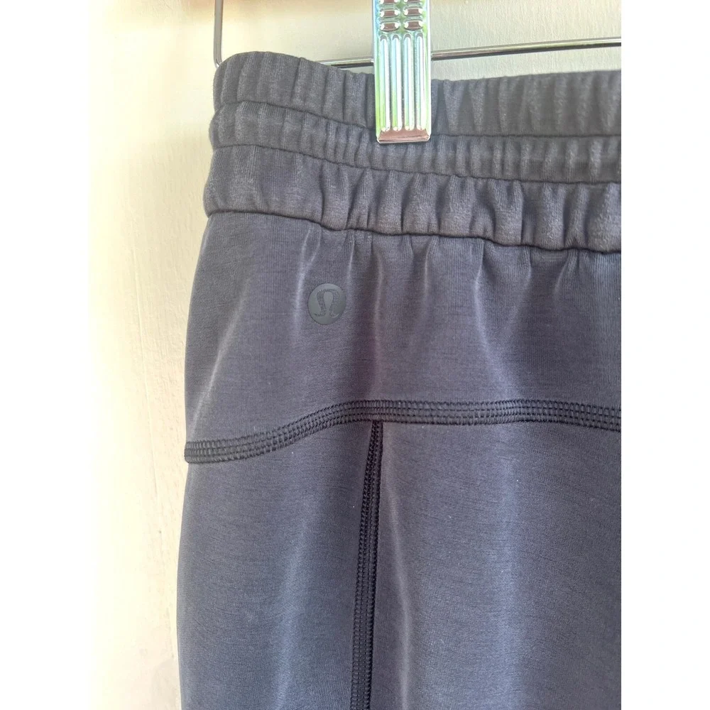 Lululemon Softstreme High-Rise Shorts‎ Women 0 Dark Grey Black 4 Inch Inseam